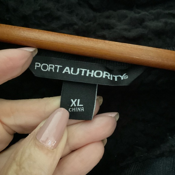 Port Authority Men’s Ultra Lite Faux Fur Pullover, Quarter Zip Long Sleeve Sz XL - Picture 6 of 8